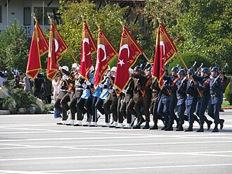 Cümhuriyyət bayramı ərəfəsində Türk bayraqları