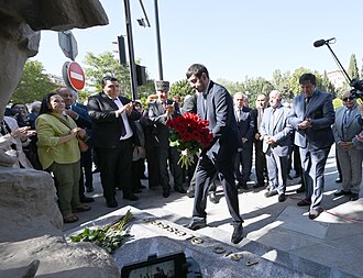 Heydər Əliyev Aşıq Ələsgərin Bakıdakı heykəlinin açılışında. 30 sentyabr 2024-cü il