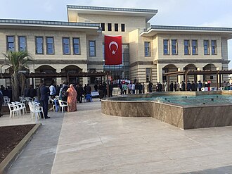 Somalidə Türk səfirliyi qarşısındaki bayraqlar