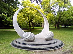 Kralın Domeni Melburnda yerləşən Avstraliya-Türk Dostluq Memorialı, Birinci Dünya müharibəsində şəhid olan əsgərlərə hörmət və Avstraliya-Türkiyə münasibətlərinə hörmət abidəsi.