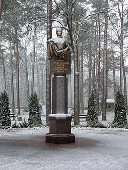 Ukraynanın İrpen şəhərində Zərifə Əliyevanın büstü