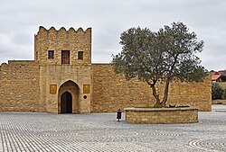 Giriş portalı üzərindəki balaxana